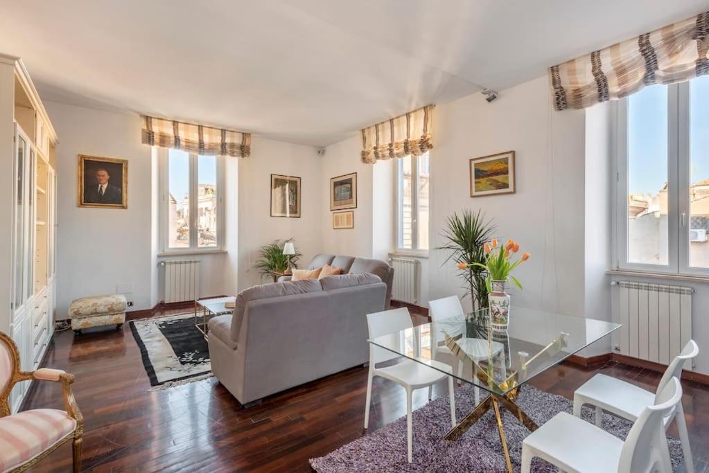Stunning Center Rome Apartment Bagian luar foto
